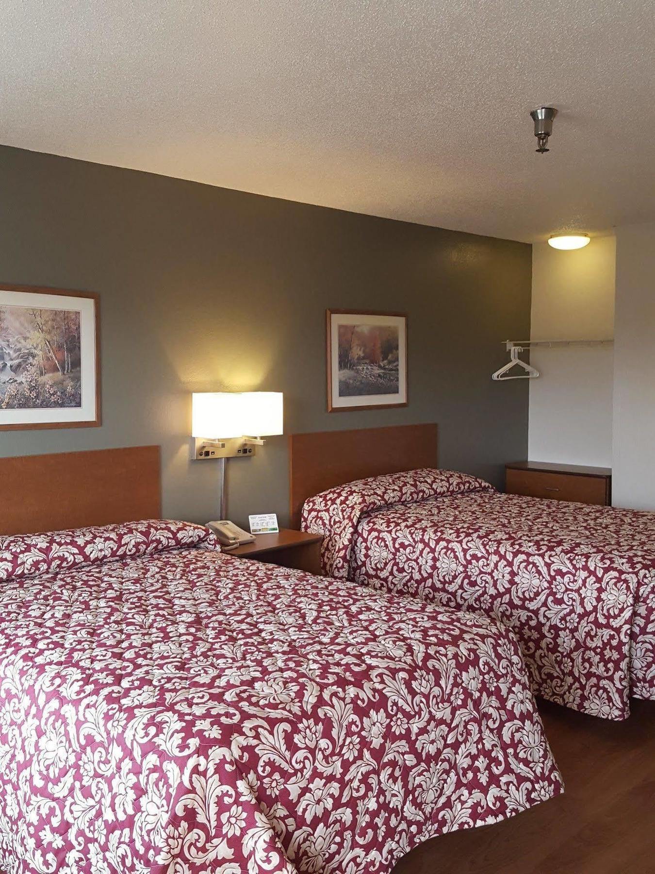Hometowne Studios By Red Roof Nashville - Airport/Briley Pkwy Екстериор снимка